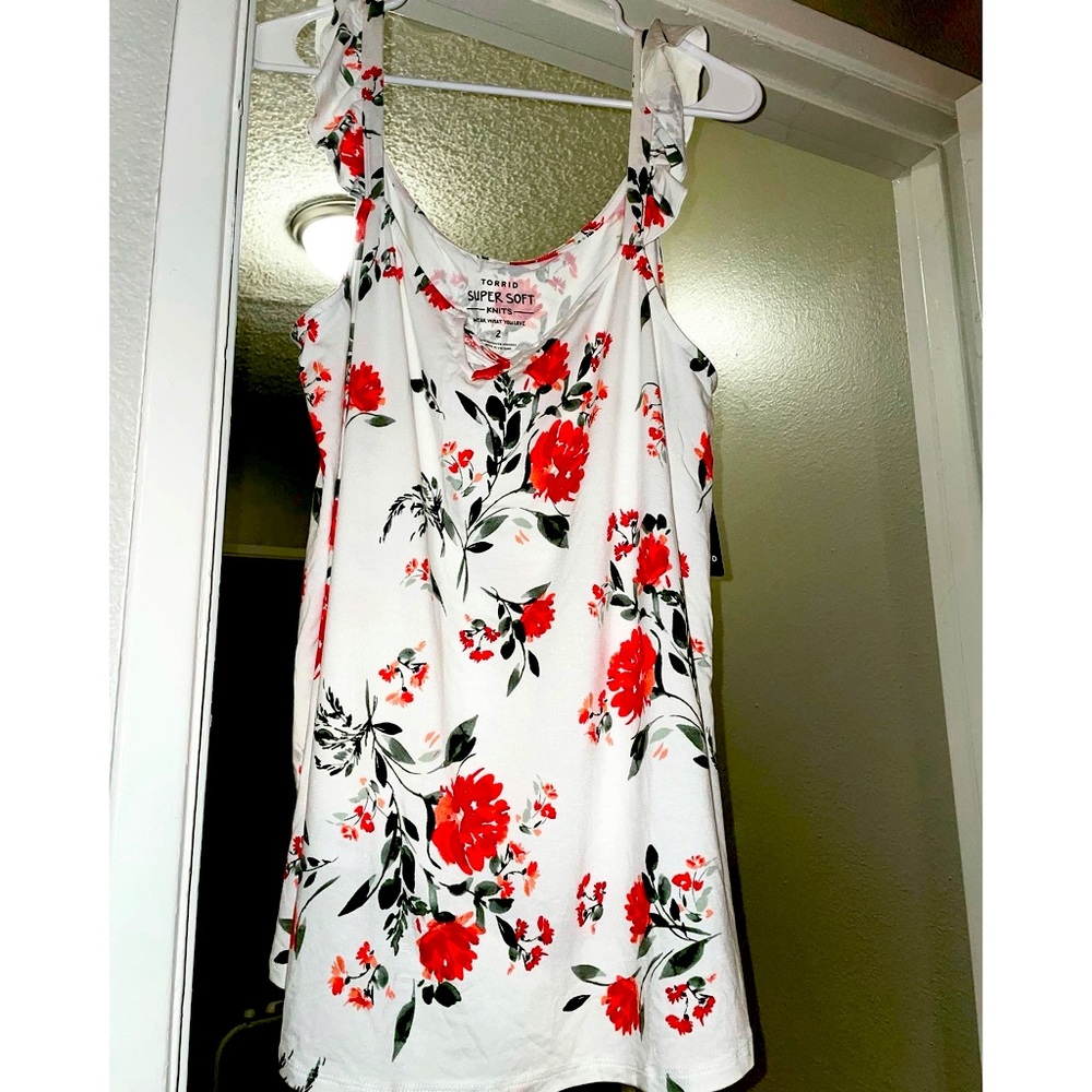 Floral top with fluttery sleeves